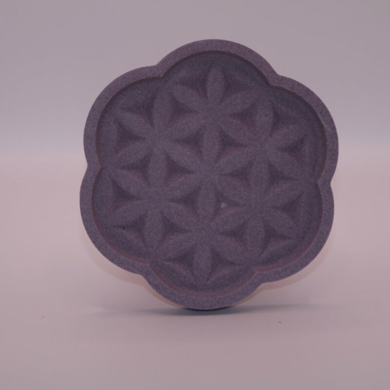 תחתית פרח עם מסגרת מעוטרת